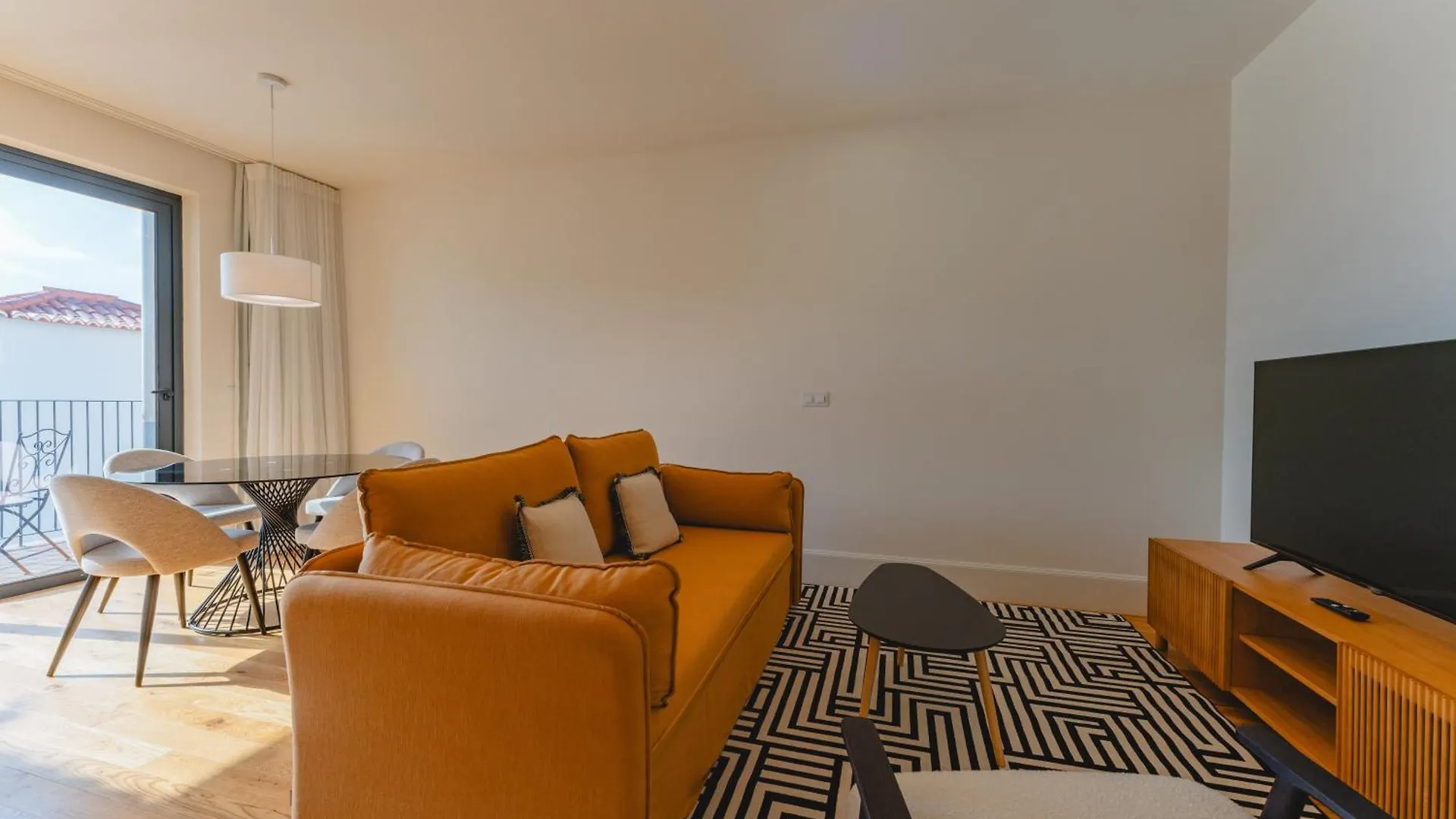 Flh Funchal A Quinta Do Conde Yellow Balcony Flats Apartment Portugal