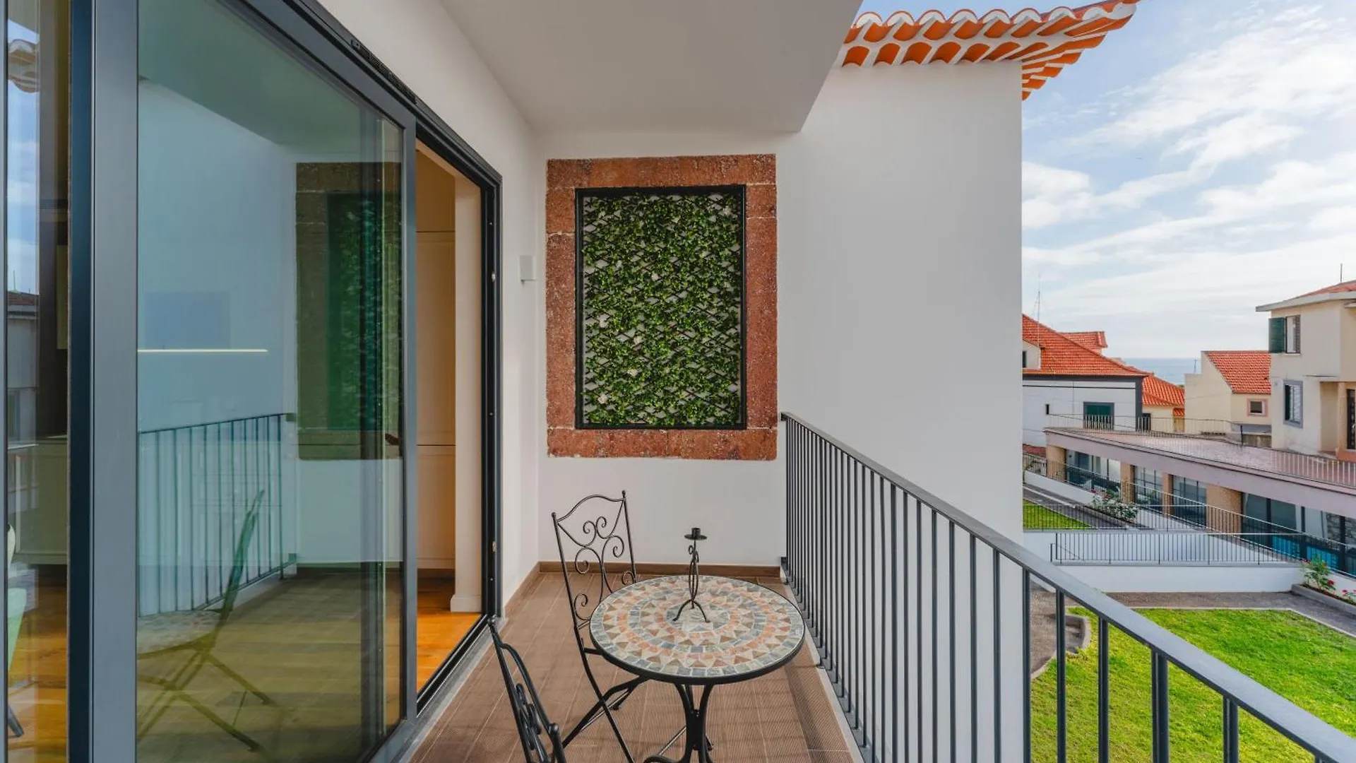Flh Funchal A Quinta Do Conde Yellow Balcony Flats Apartment  Funchal (Madeira)