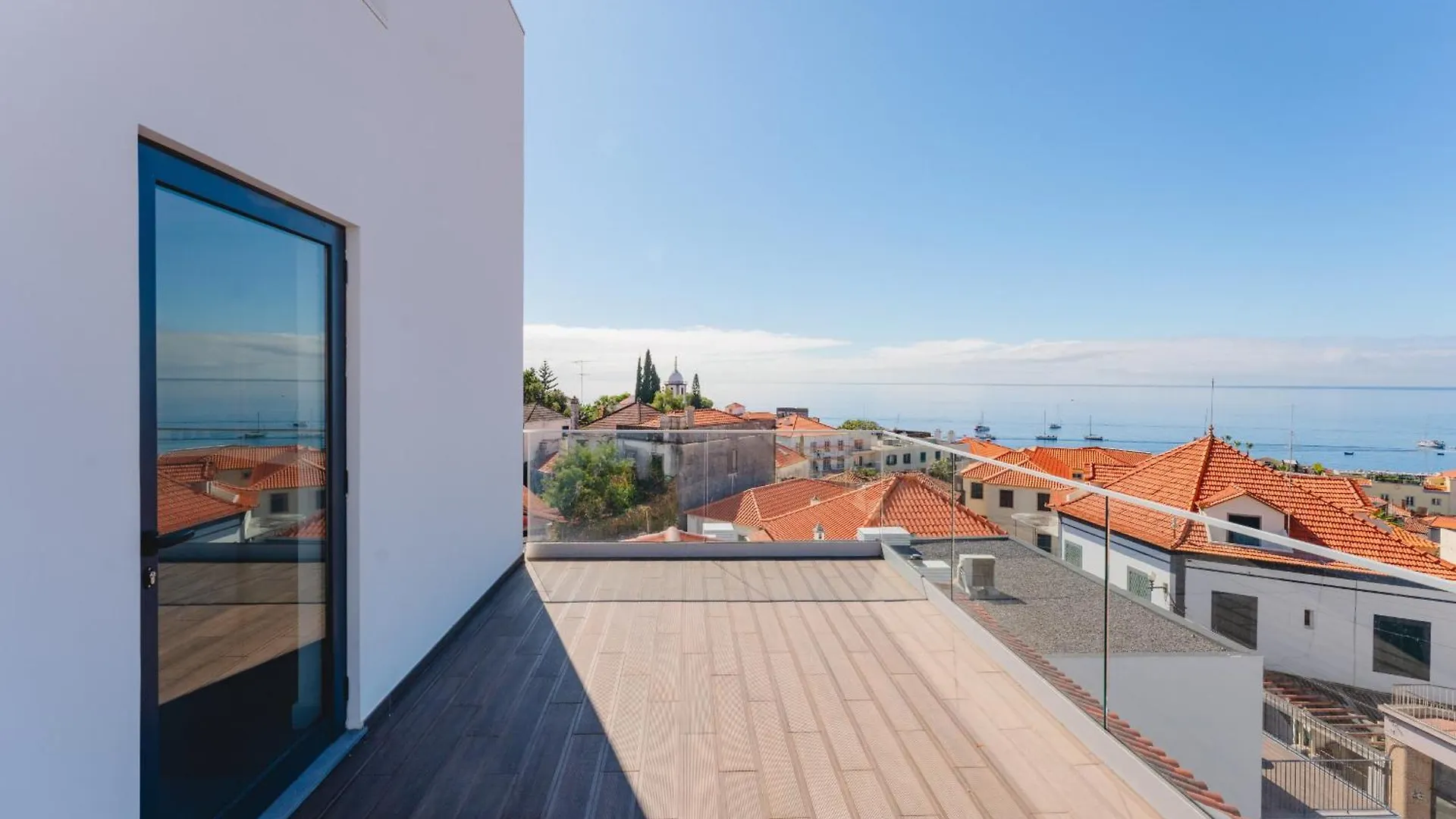 Flh Funchal A Quinta Do Conde Yellow Balcony Flats Apartment