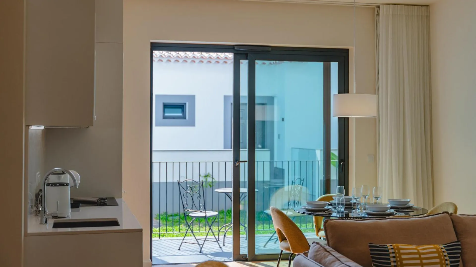 Flh Funchal A Quinta Do Conde Yellow Balcony Flats Apartment Portugal