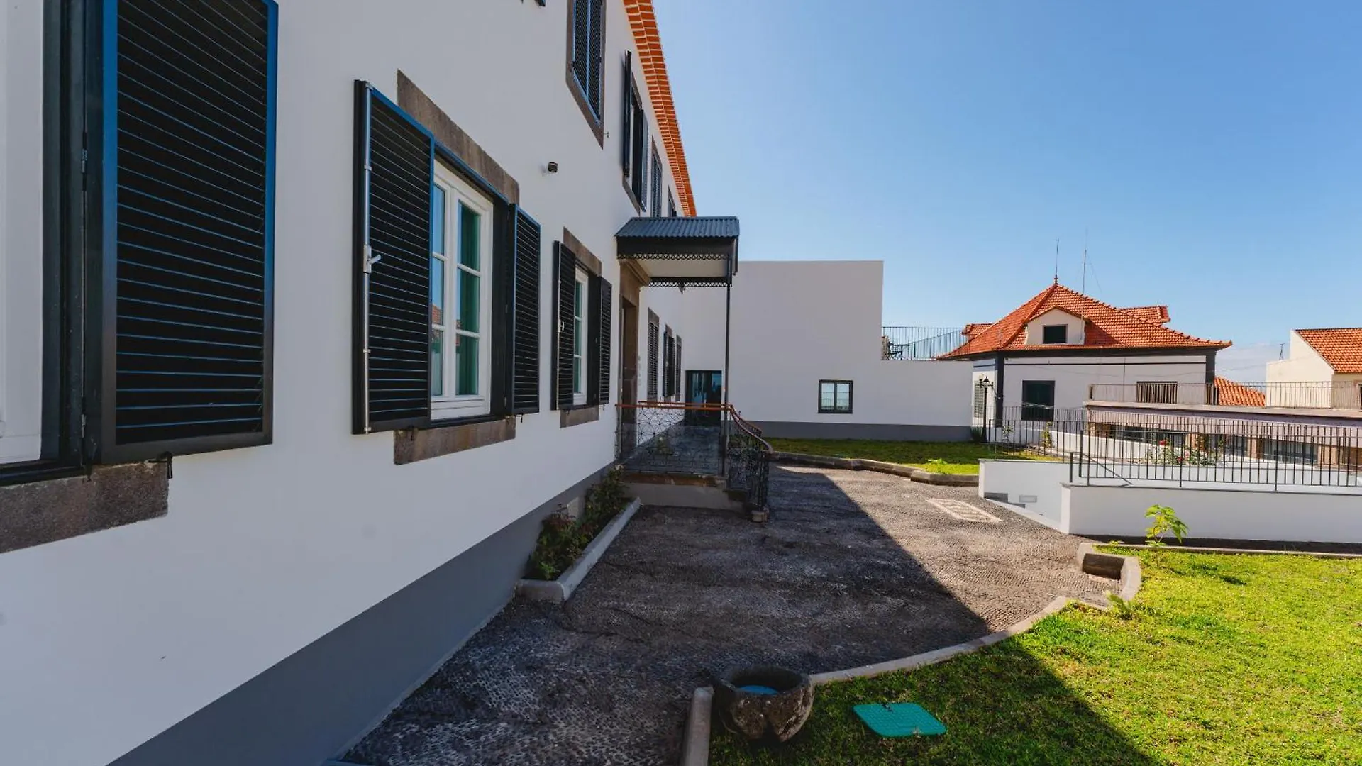 Flh Funchal A Quinta Do Conde Yellow Balcony Flats Apartment Portugal