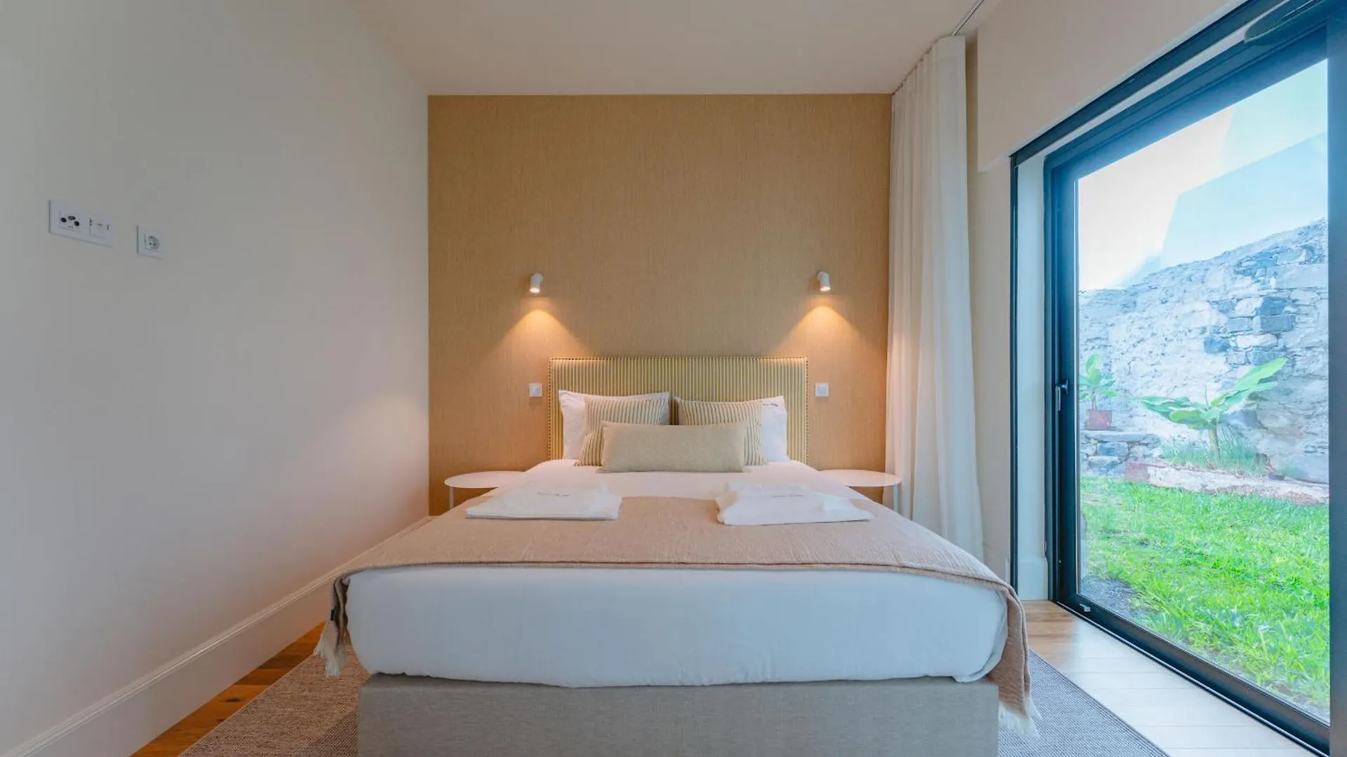 Flh Funchal A Quinta Do Conde Yellow Balcony Flats Apartment