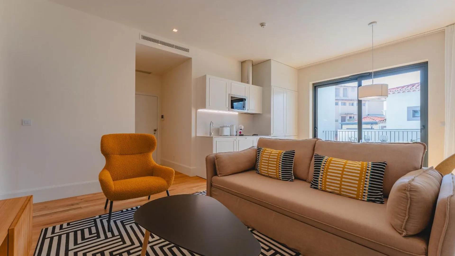 Flh Funchal A Quinta Do Conde Yellow Balcony Flats Apartment