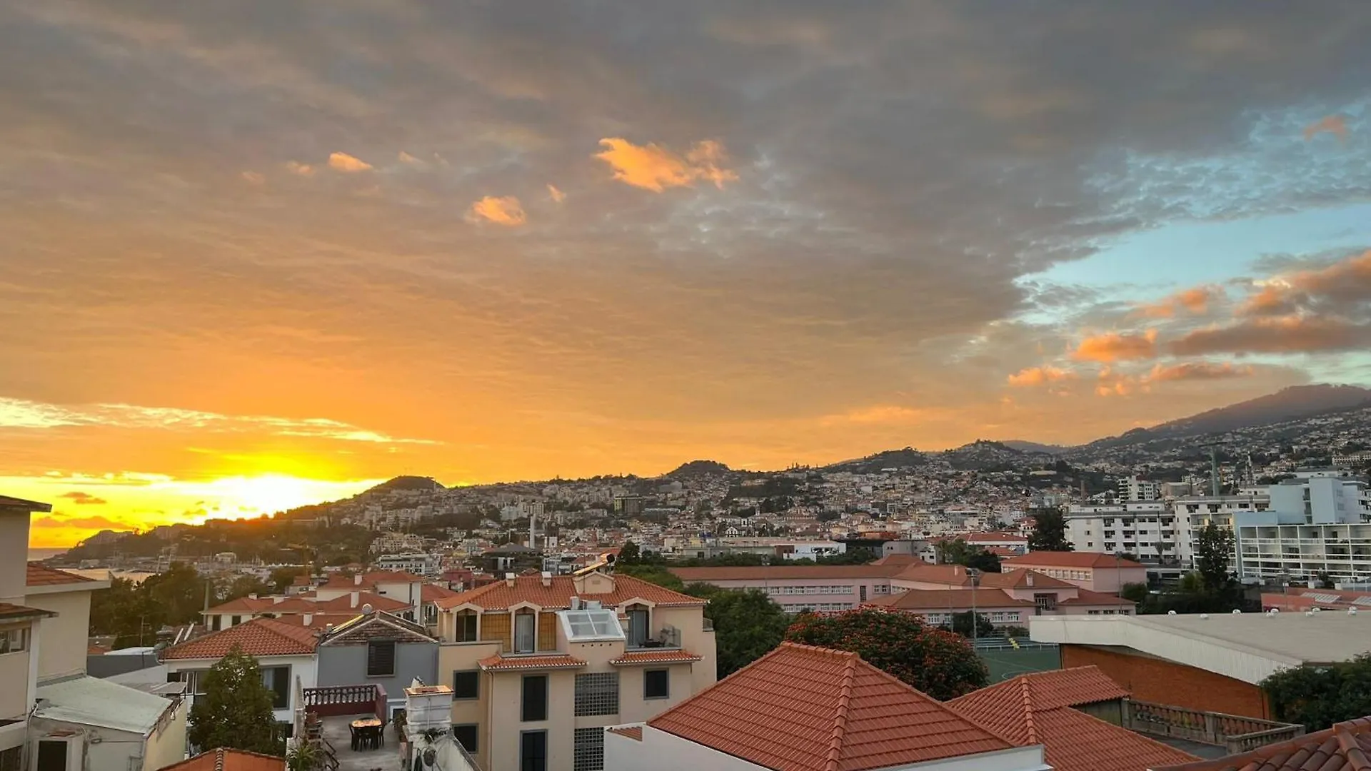 Flh Funchal A Quinta Do Conde Yellow Balcony Flats Apartment